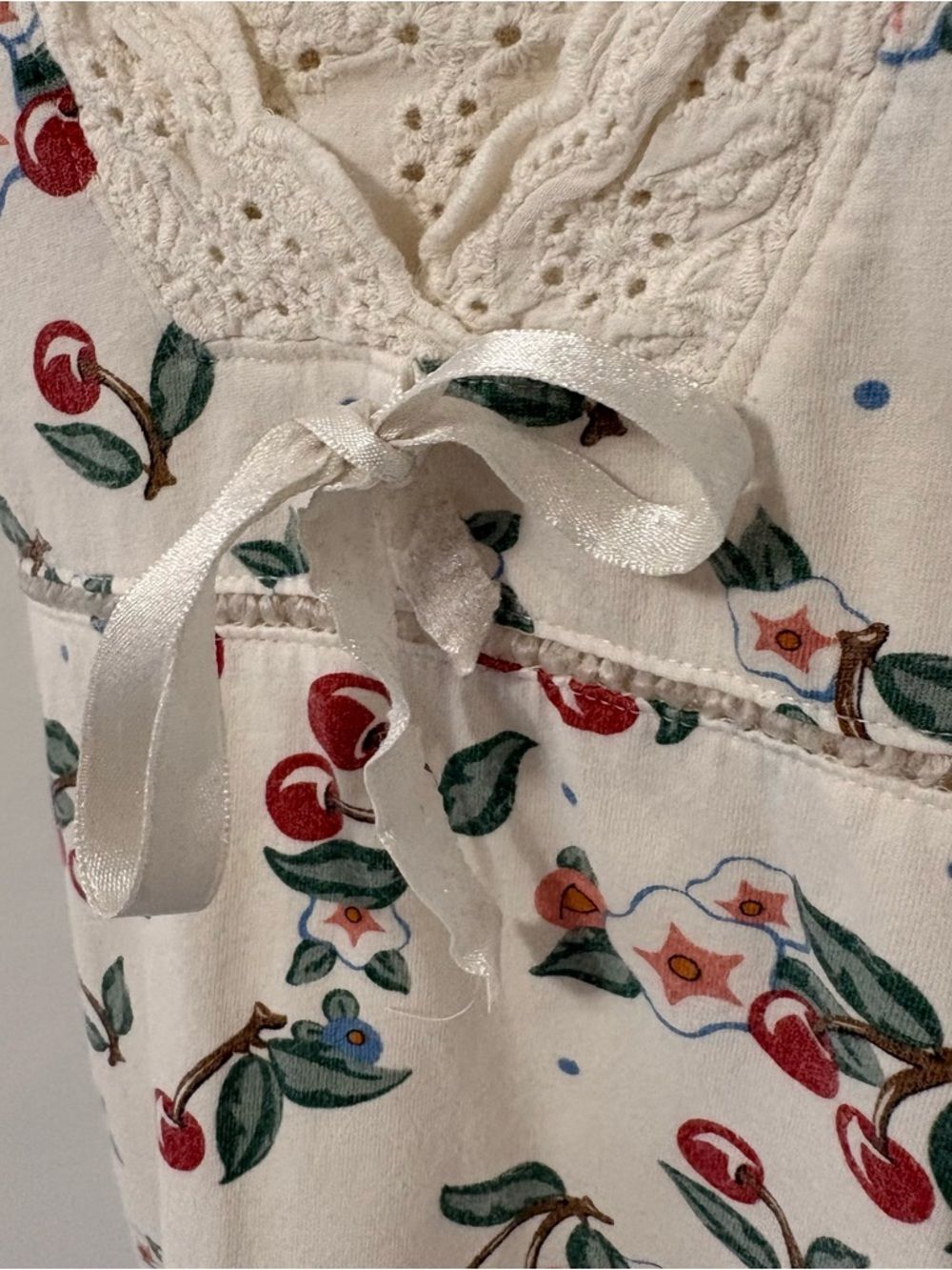 Vintage Mary Engelbreit Red Cherry Short Sleeve Lace Trim 100% Cotton Shirt Sz L - Picture 2 of 5